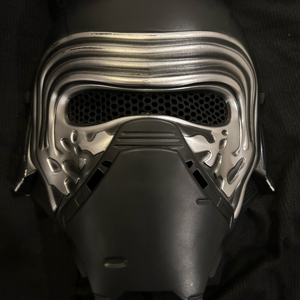 Star Wars Kyle Ren Costume with mask — 2 available - Picture 4 of 5